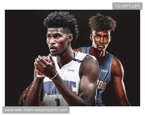 职业球员的大局观：他是如何通过无球跑动拉开防守空间的